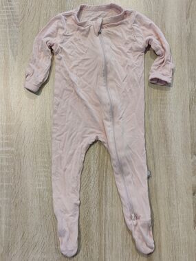 Kyte BABY Pale Pink Footed Zipper One-Piece Size 0-3mo
